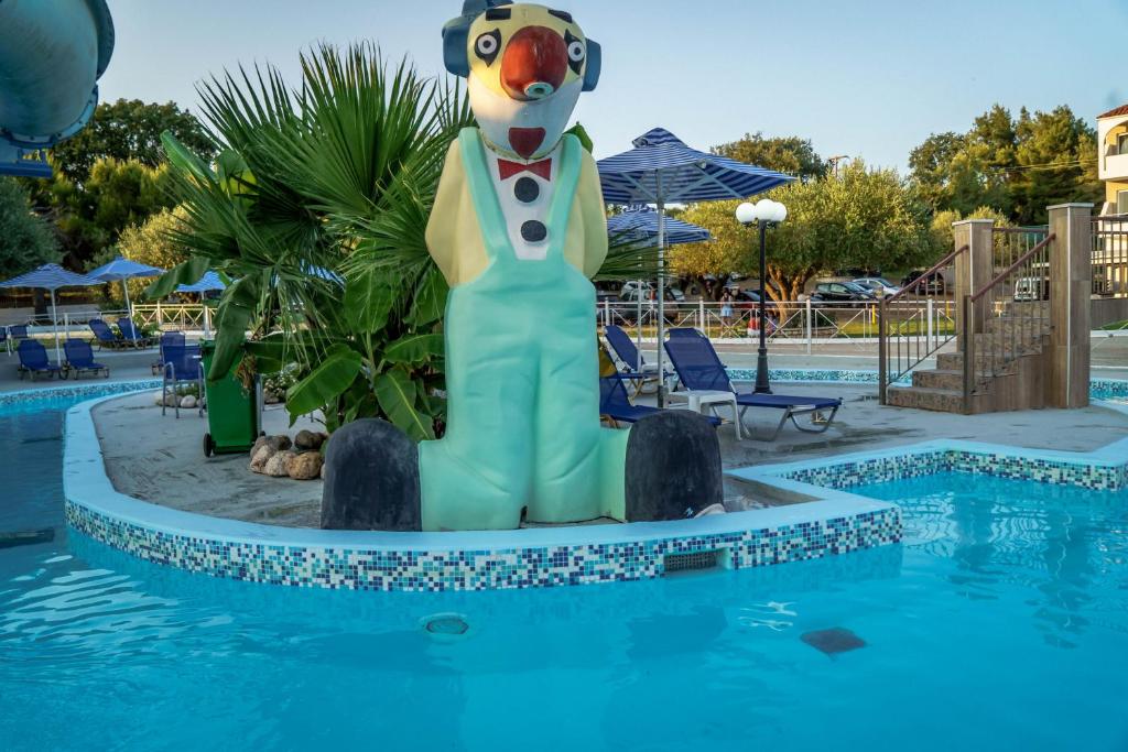 Bazén v ubytování Hotel Kanali nebo v jeho okolí