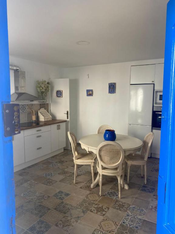 Kuchyň nebo kuchyňský kout v ubytování APARTAMENTOS LOLITALOLA HOLIDAYS
