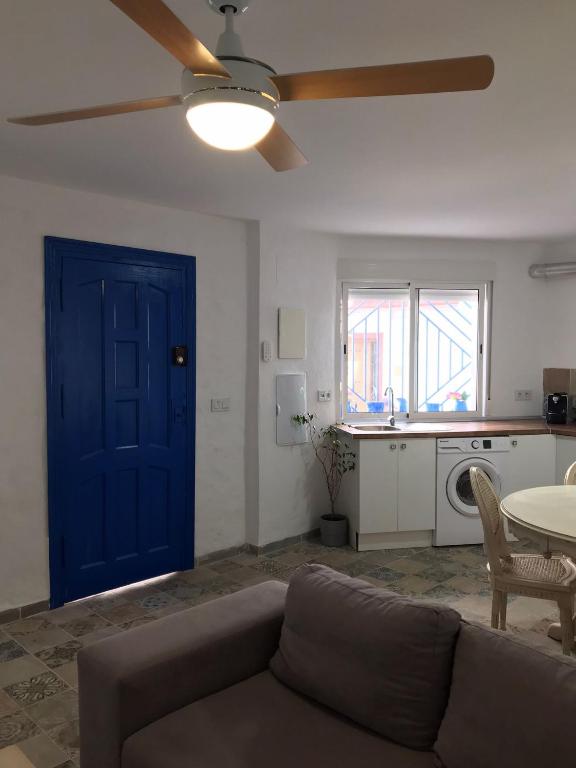 Kuchyň nebo kuchyňský kout v ubytování APARTAMENTOS LOLITALOLA HOLIDAYS