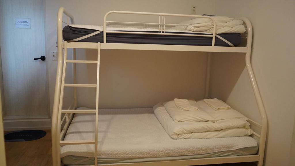 Postel nebo postele na pokoji v ubytování Hannahstay Women Only Guesthouse