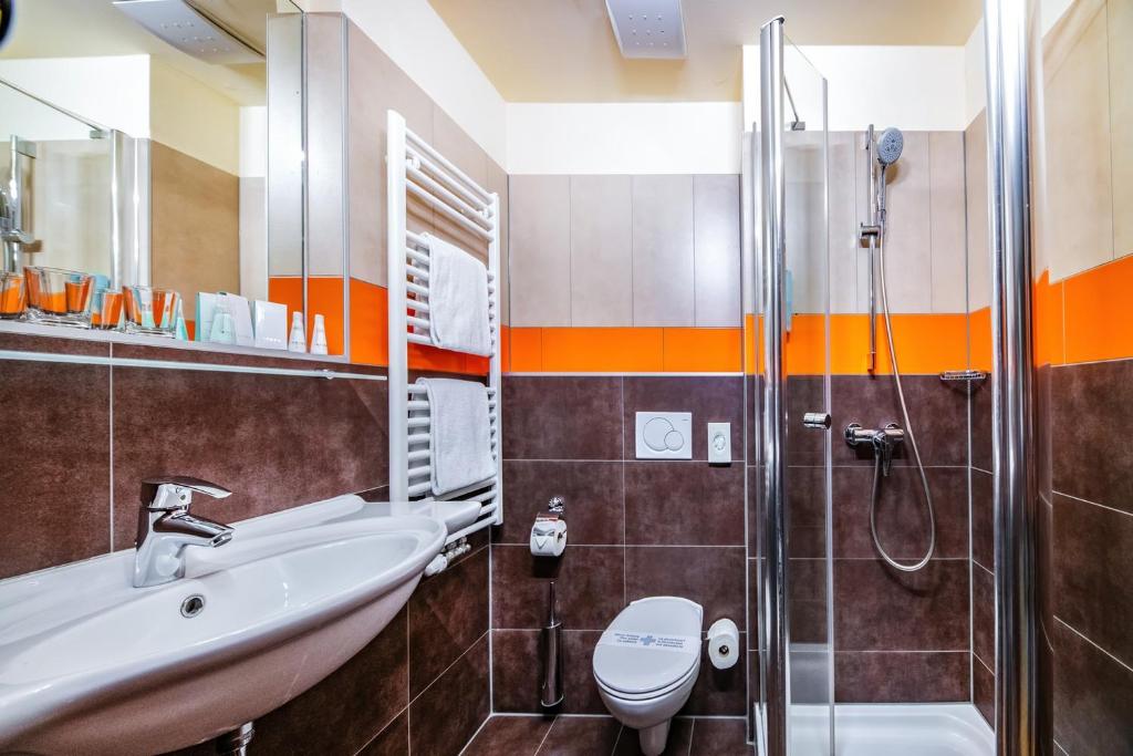 A bathroom at Relax Resort Hotel Kreischberg