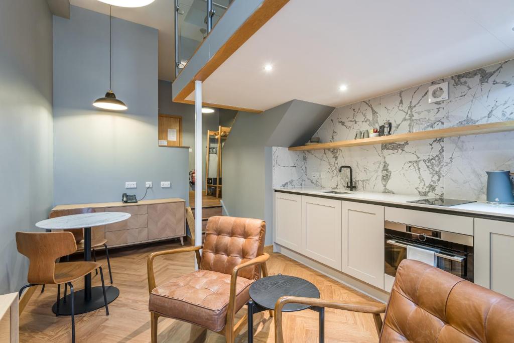 KM Apartments - Superior Studio