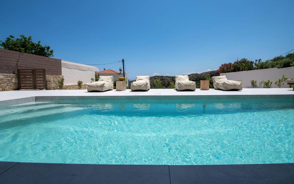 Armour Eclectic Villa, Afráta (updated prices 2024)