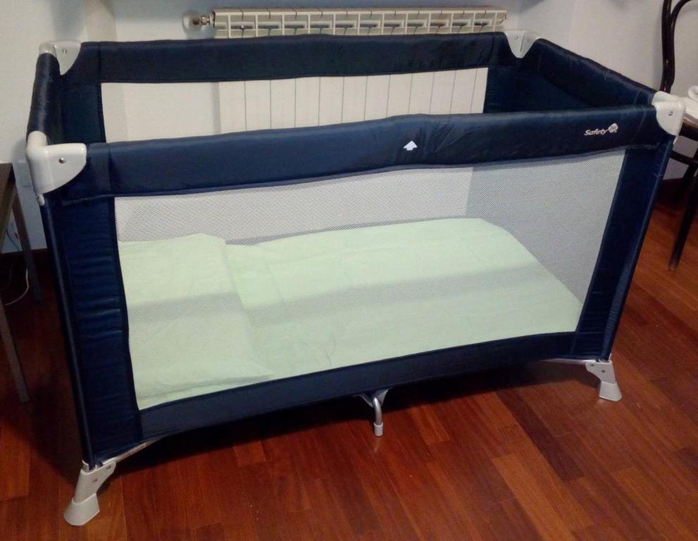 A bed or beds in a room at Fotofever Apt, two bedrooms with air conditioned in elegant shopping area, close to Vatican City
