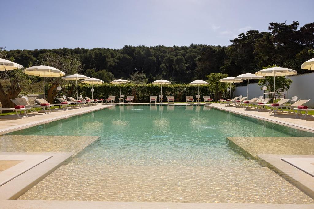 Bazén v ubytování Masseria Bandino & Spa nebo v jeho okolí