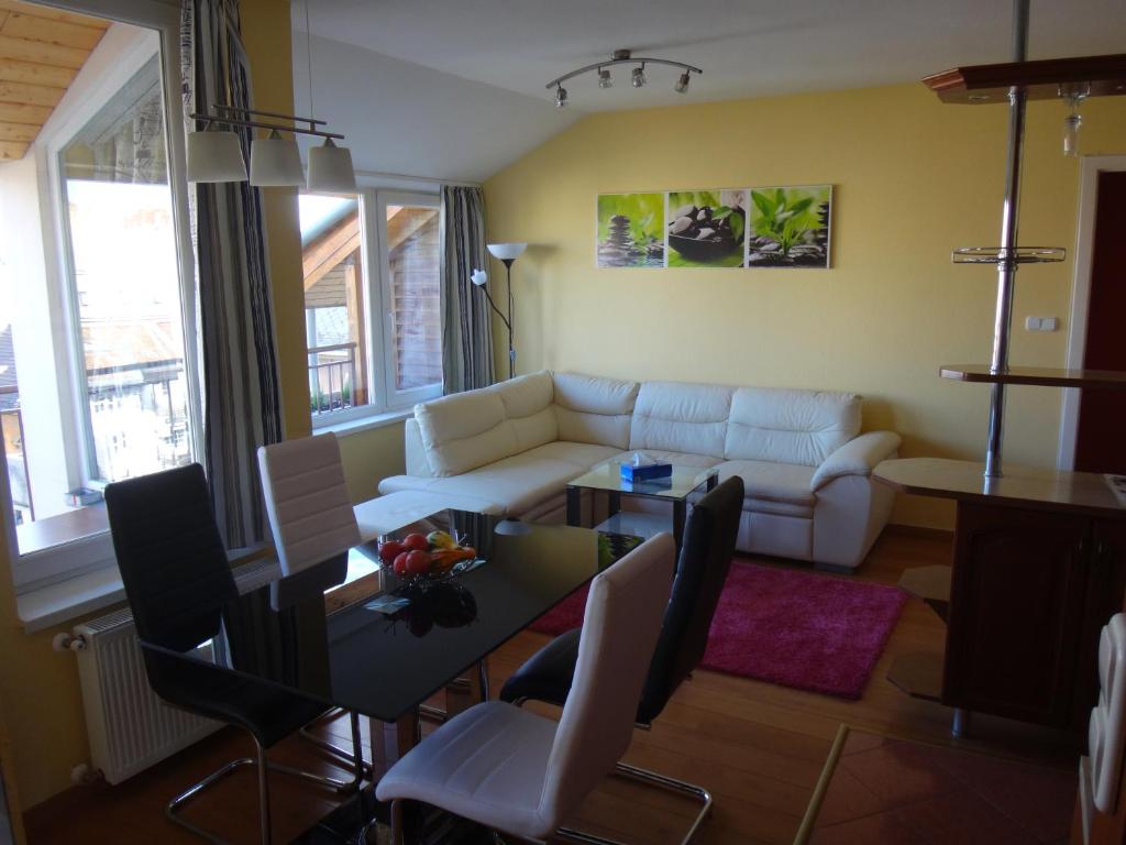 Merry&Car - HUGE BALCONY + Living Room + 2BR 1084 Budapest, Bérkocsis utca 20 6/1 kép - 1