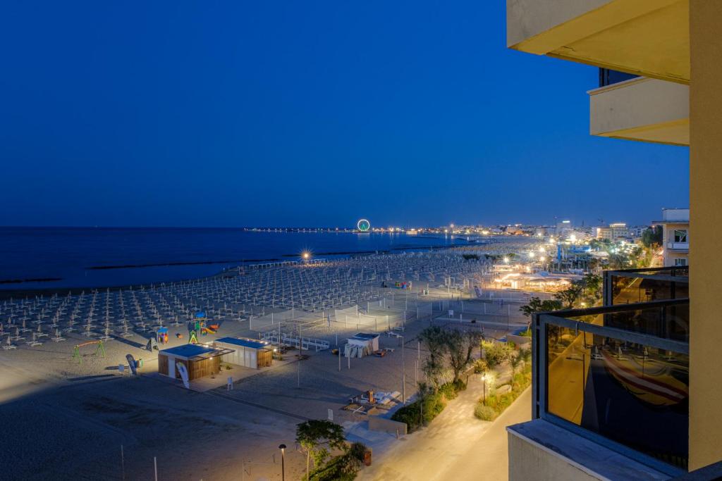 Hotel Crown - Resim 9