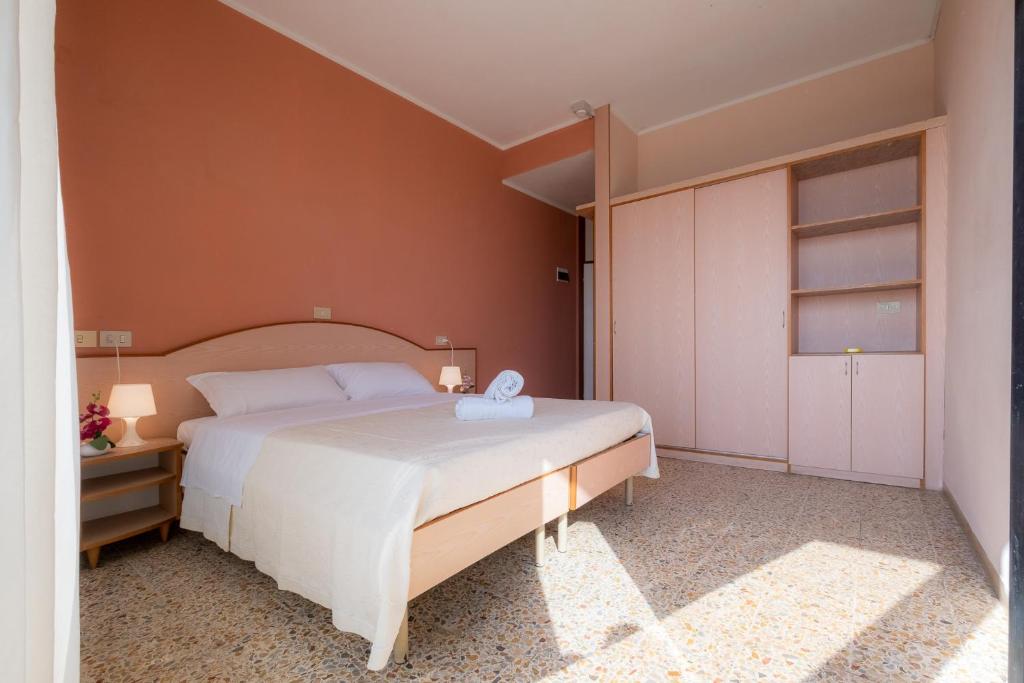 Hotel Crown - Resim 42