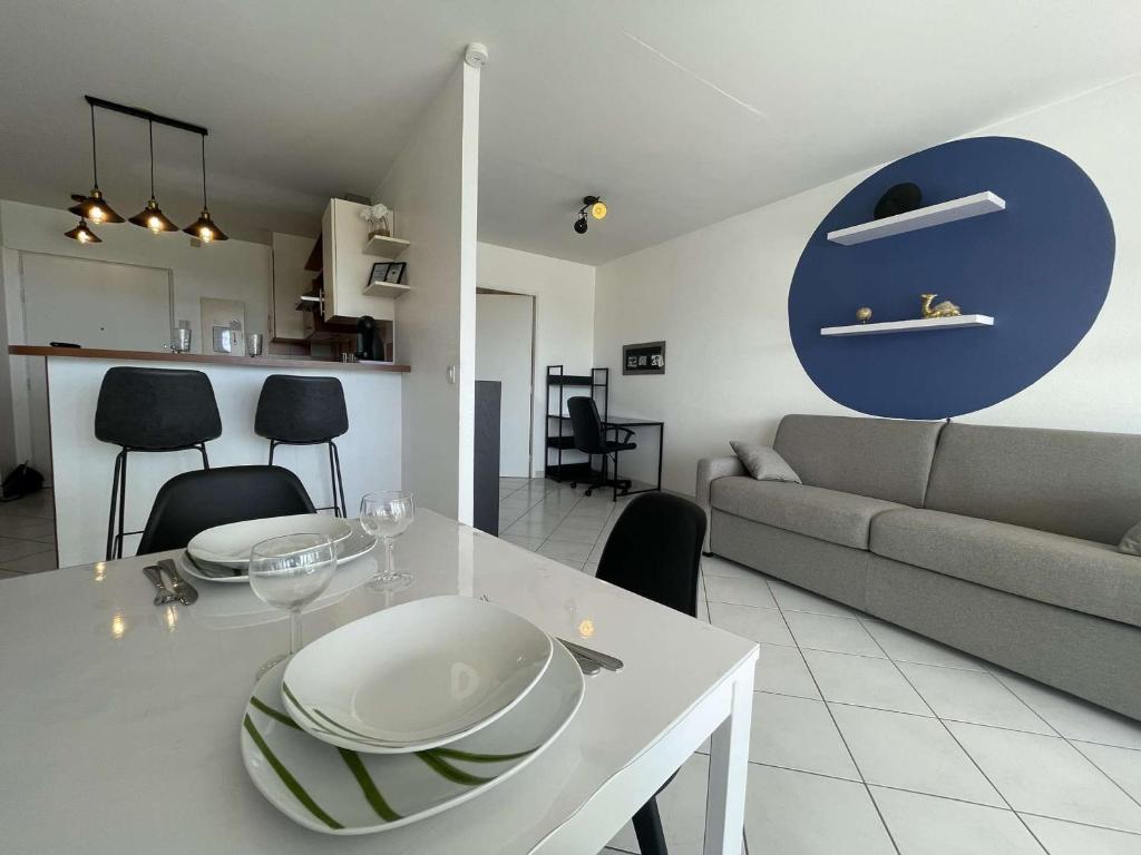 Fotografia z galérie ubytovania Studio Vue Mer, Balcon, Plage à Pied - La Rochelle - FR-1-246-650 v destinácii La Rochelle