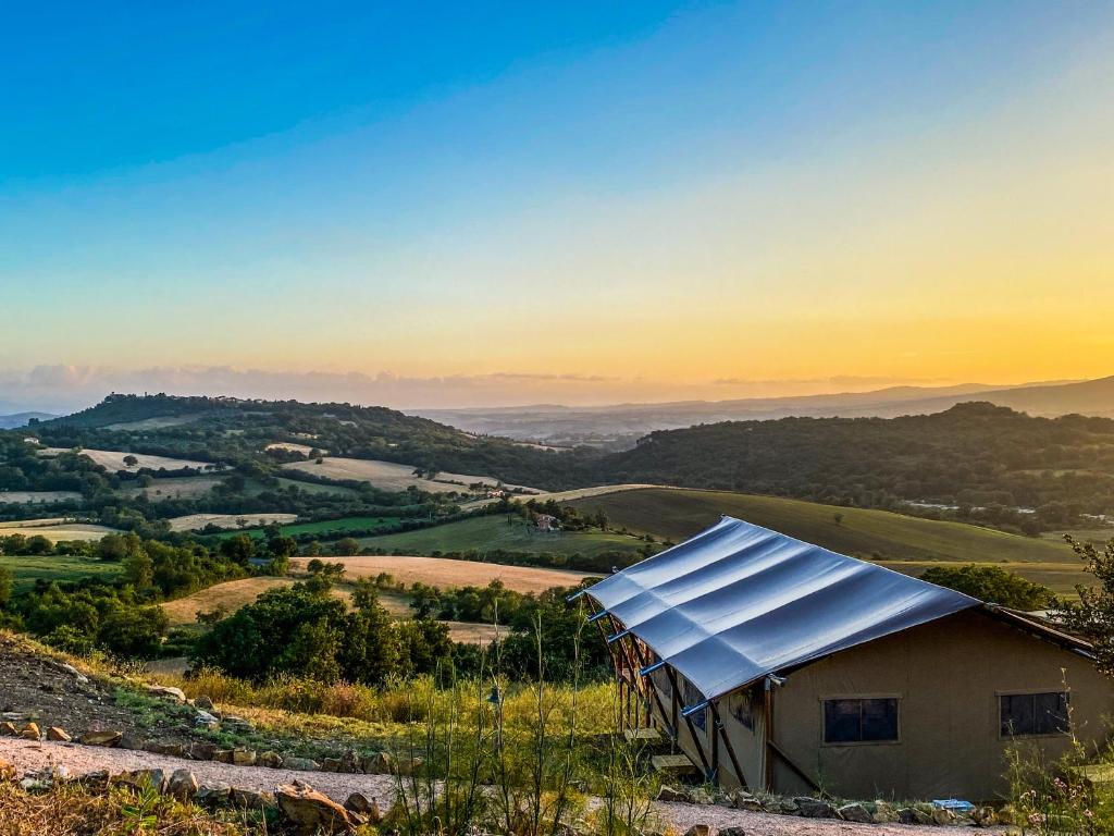 Příroda nedaleko luxury tent
