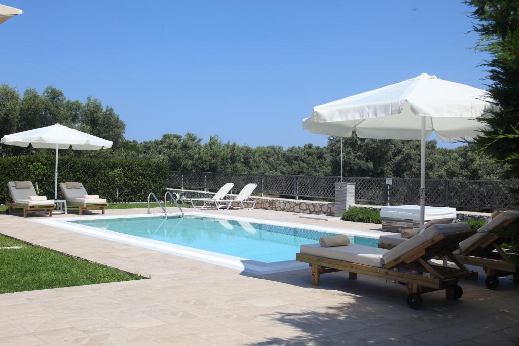 Bazén v ubytování Lefkogea Villas & Apartments nebo v jeho okolí