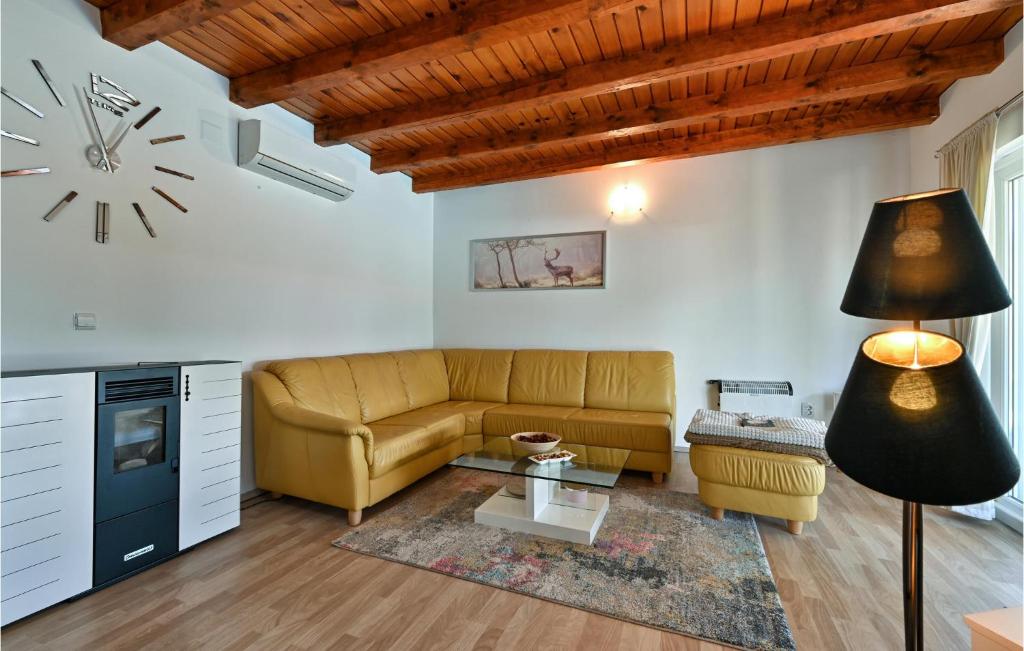 Four-Bedroom Holiday Home in Pregrada, Pregrada – posodobljene cene za leto  2023