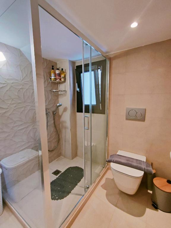 Koupelna v ubytování Avramiou Lofts