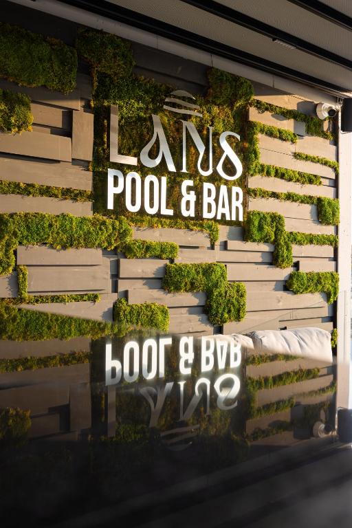 Certifikát, hodnocení, plakát nebo jiný dokument vystavený v ubytování Lans Hotel