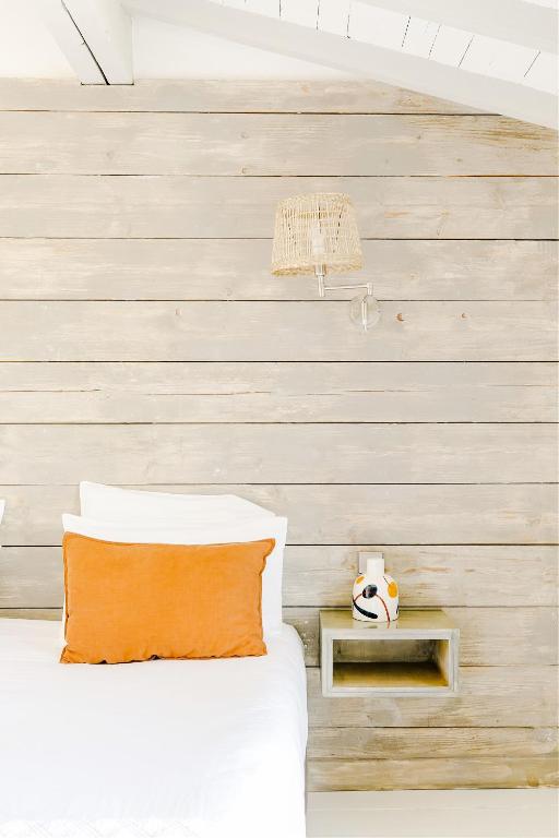 Hôtel Restaurant Les Arnelles - 16