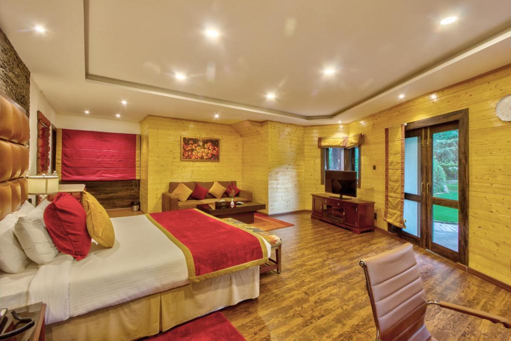 Postel nebo postele na pokoji v ubytování Span Resort and Spa, Manali
