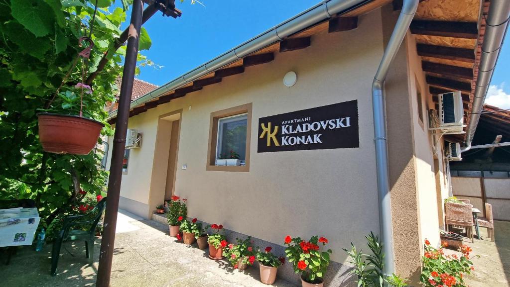 Zgrada u kojoj se nalazi apartman
