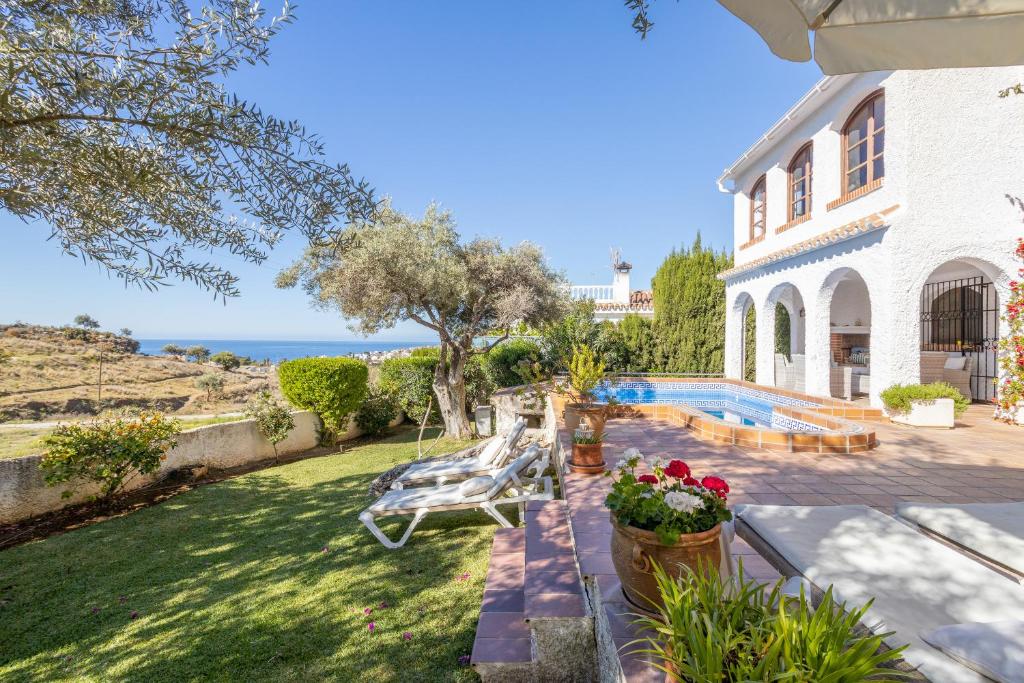 Casa con jardín y piscina en Fuente Del Baden, en Nerja