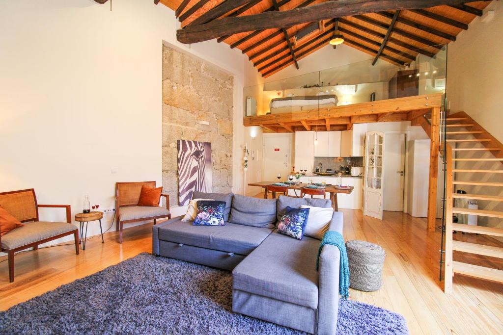Mouzinho Mezzanine
