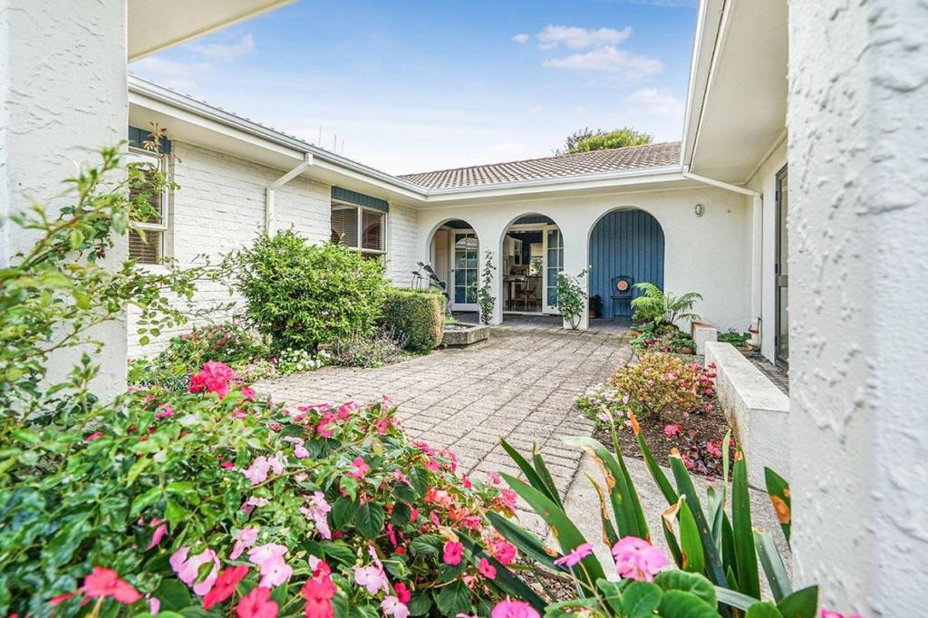 Hamilton Summer Treat- 4 Bedroom with pool