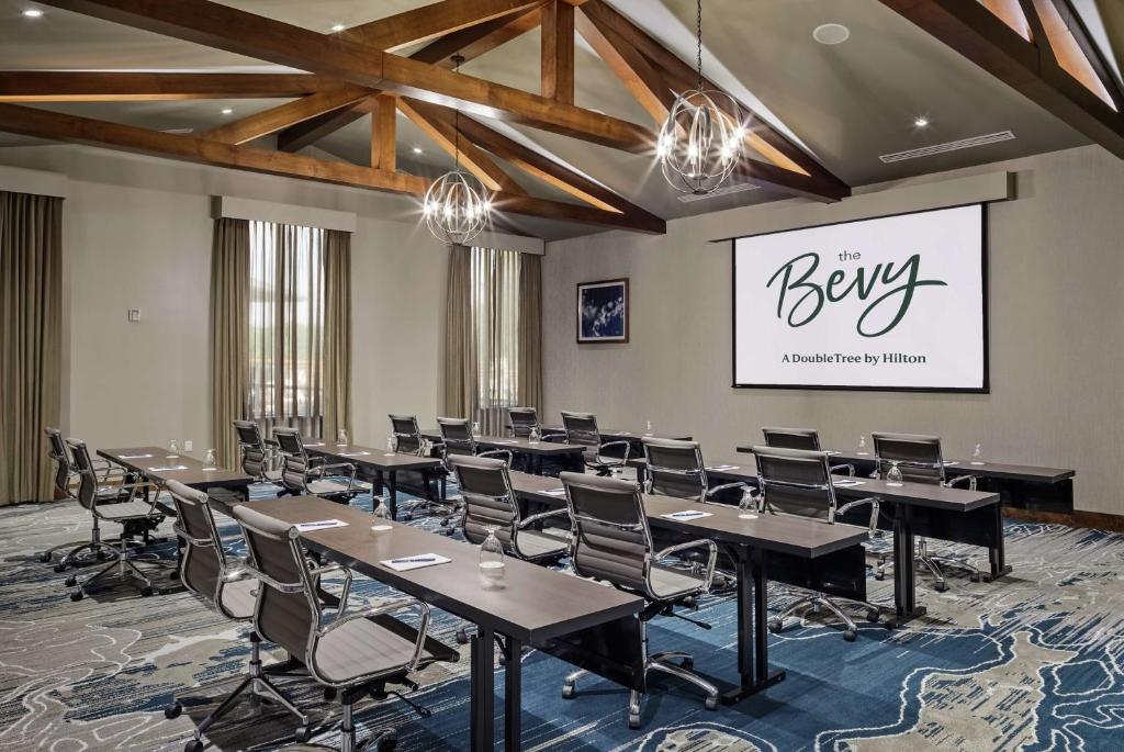 Konferenční prostory v ubytování The Bevy Hotel Boerne, A Doubletree By Hilton