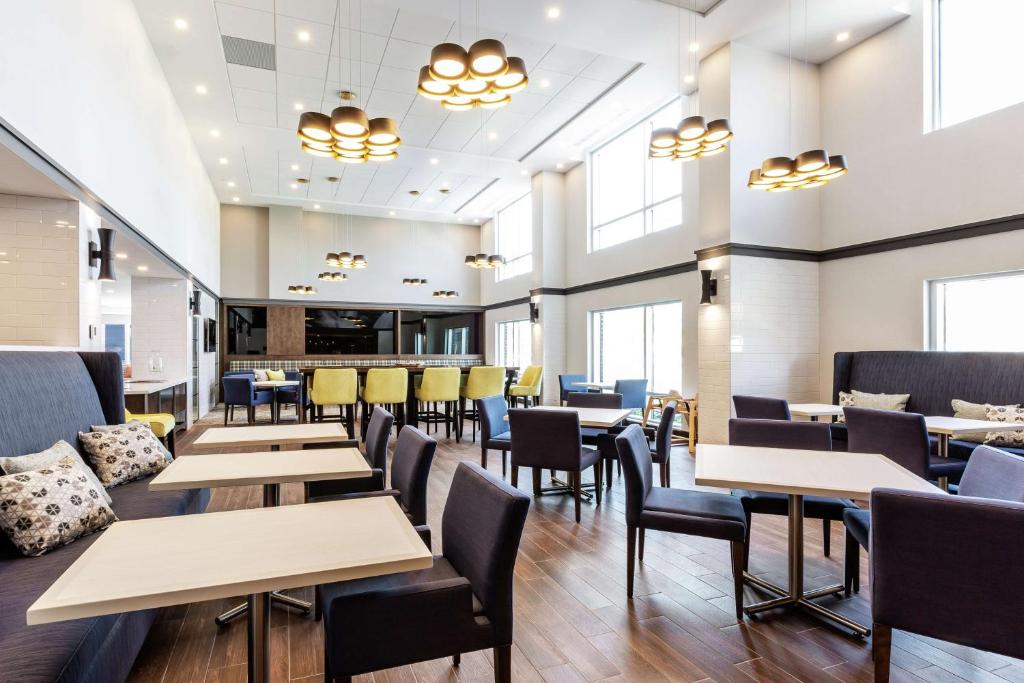 Hampton Inn & Suites by Hilton Québec - Beauport - Resim 16