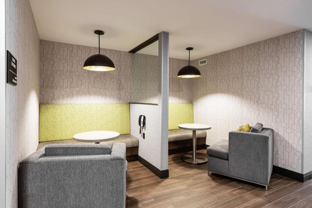 Hampton Inn & Suites by Hilton Québec - Beauport - Resim 33