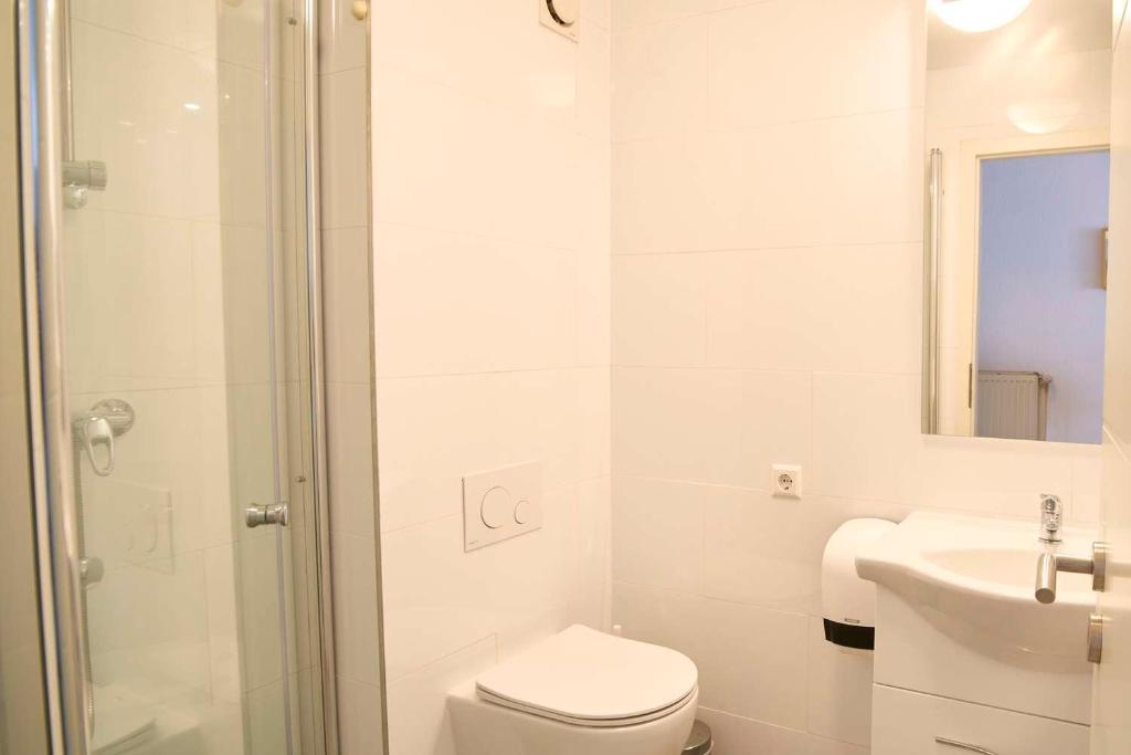 Koupelna v ubytování Hotel zur Post Ochsendorf