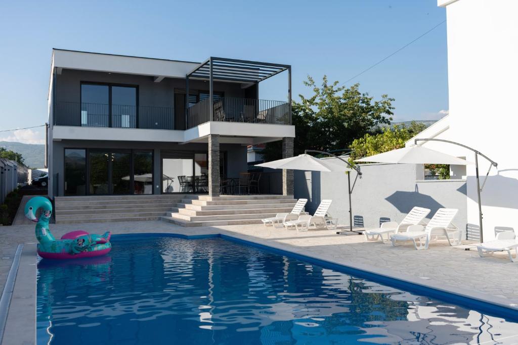 Πισίνα στο ή κοντά στο Villa Zulfikar