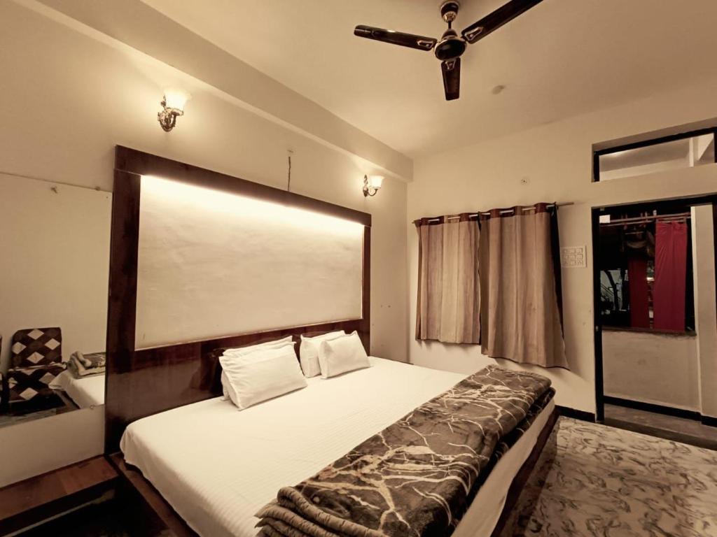 Malhotra restaurant and resorts - Housity