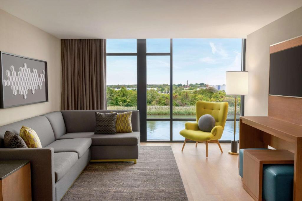 Homewood Suites By Hilton Wilmington Downtown - Suite King De Una Habitación Con Vista Al Agua