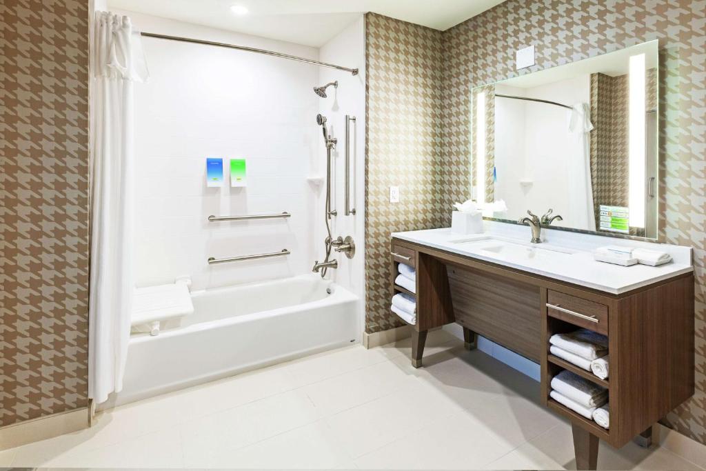 Koupelna v ubytování Home2 Suites By Hilton Abilene, TX