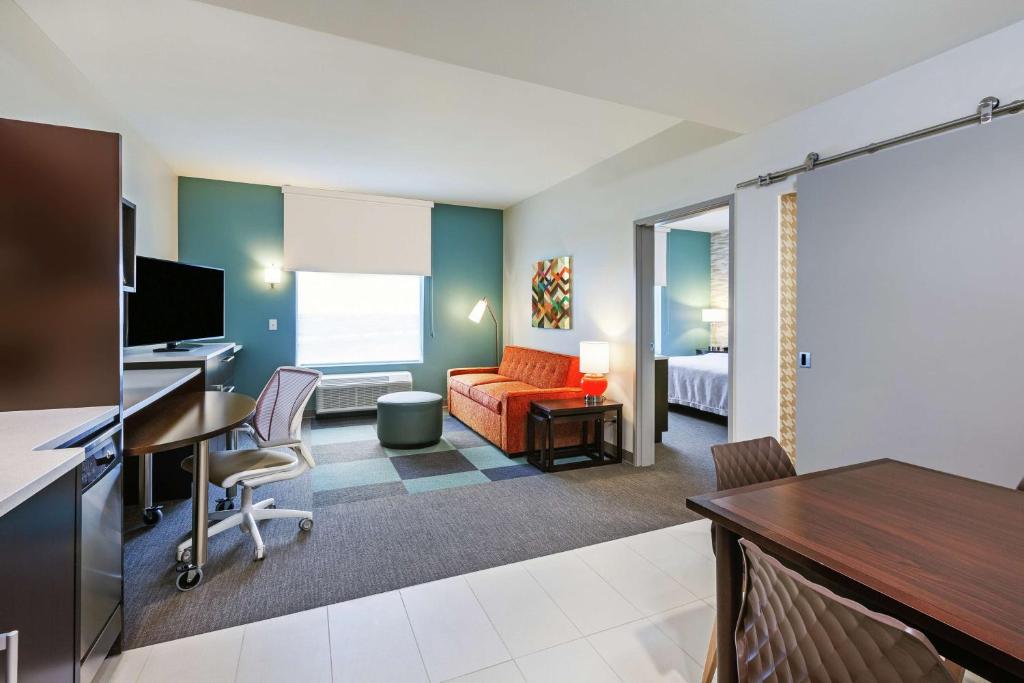 TV a/nebo společenská místnost v ubytování Home2 Suites By Hilton Abilene, TX