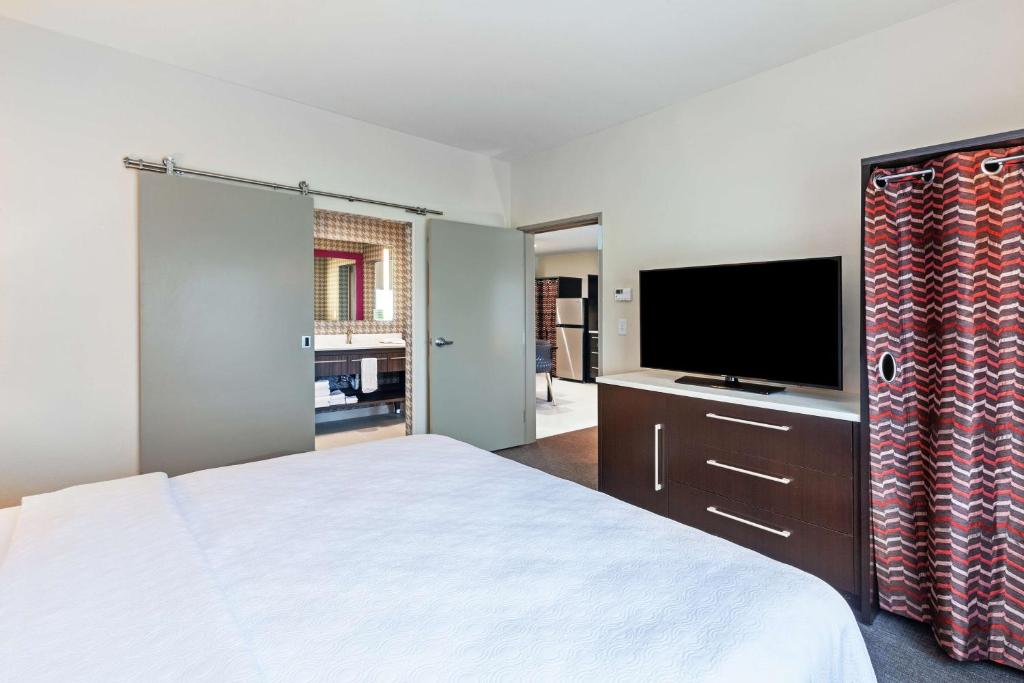 TV a/nebo společenská místnost v ubytování Home2 Suites By Hilton Abilene, TX