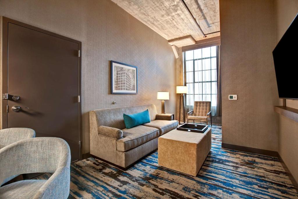 Embassy Suites By Hilton Rockford Riverfront - Suite Queen De Deux Pièces Avec Deux Lits Queen