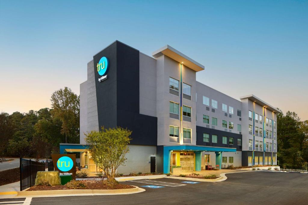 a rendering of a tru by hilton hotel at Tru By Hilton Atlanta Northlake Parkway, Ga in Atlanta