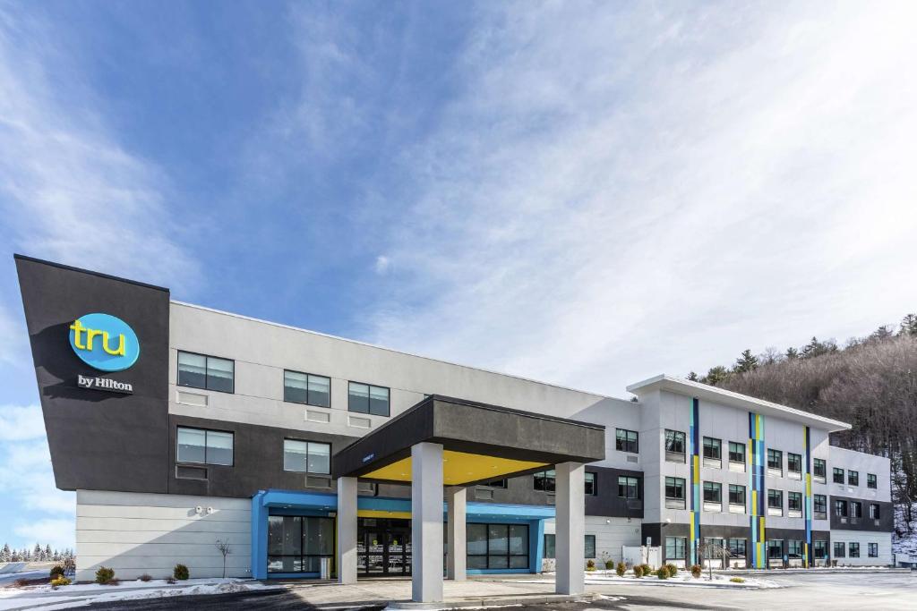 a building with a ups sign on the side of it at Tru By Hilton Binghamton Vestal in Vestal