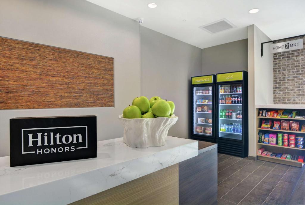 Home2 Suites By Hilton Charleston Daniel Island, Sc photo