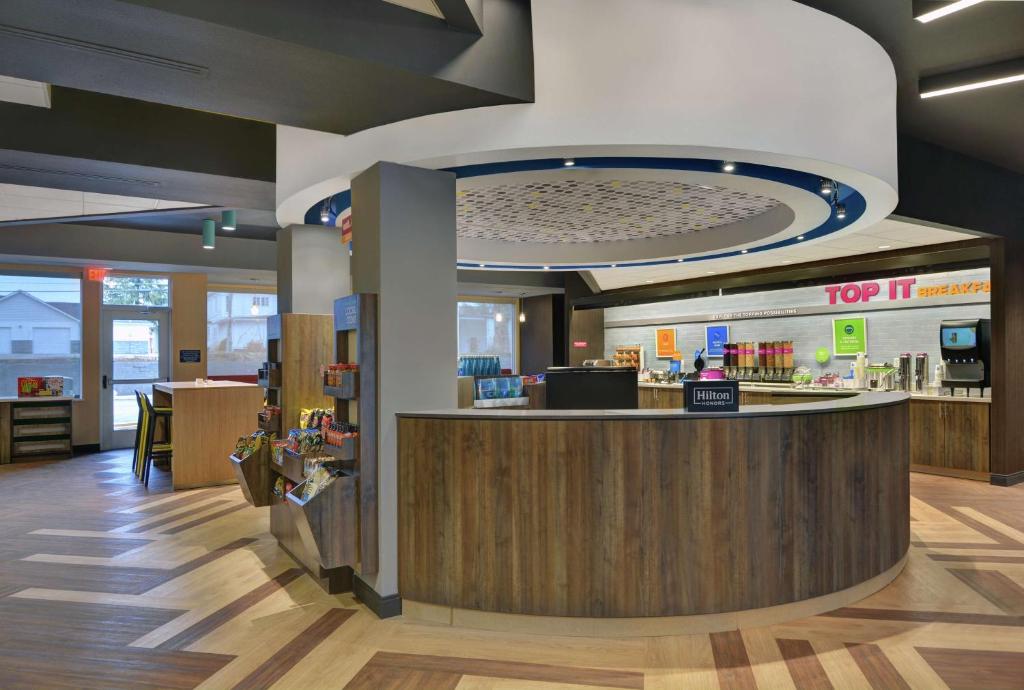 Tru By Hilton Springfield Downtown photo