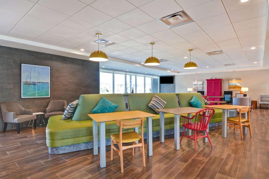 Home2 Suites by Hilton, Sarasota I-75 Bee Ridge, Fl photo