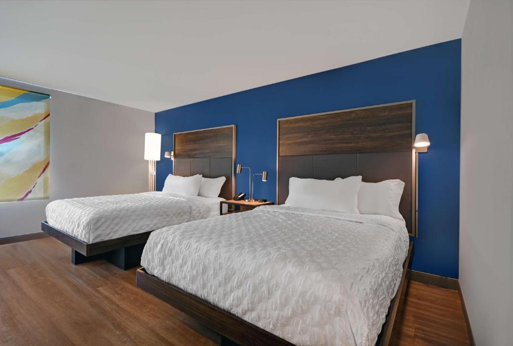 Tru By Hilton Monroe, MI - Queen Room With Two Queen Beds