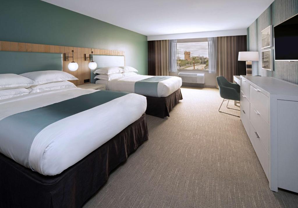 SunCoast Hotel Anaheim, Tapestry Collection by Hilton - 