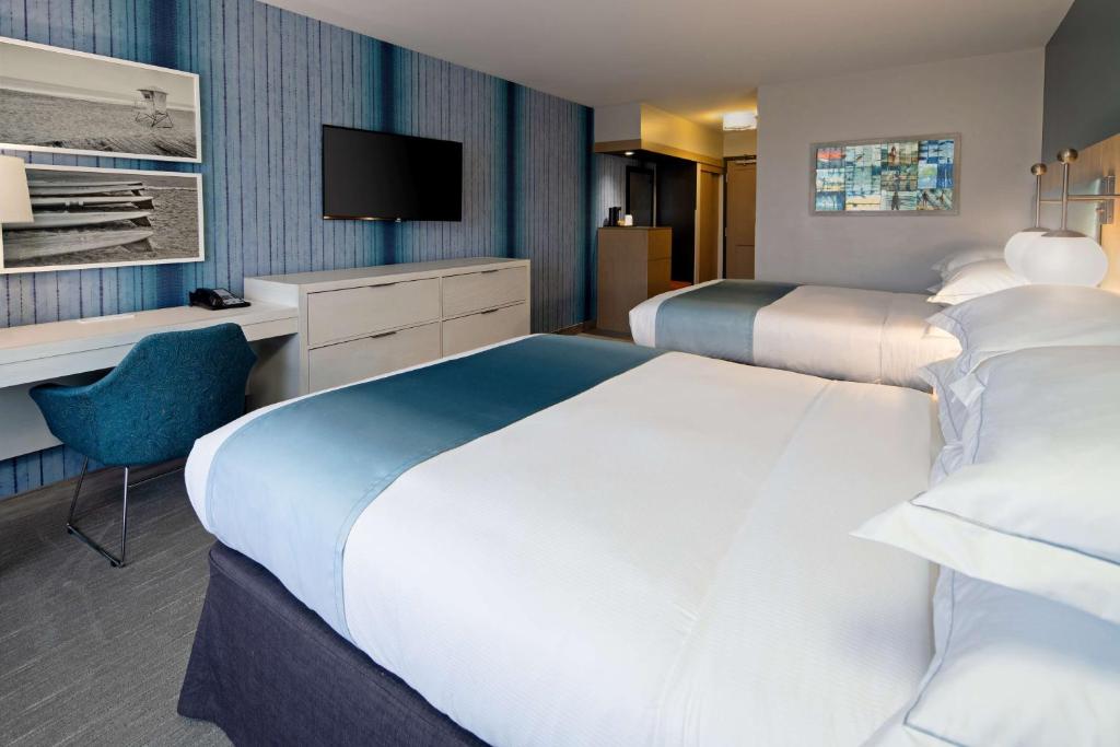 SunCoast Hotel Anaheim, Tapestry Collection by Hilton - 
