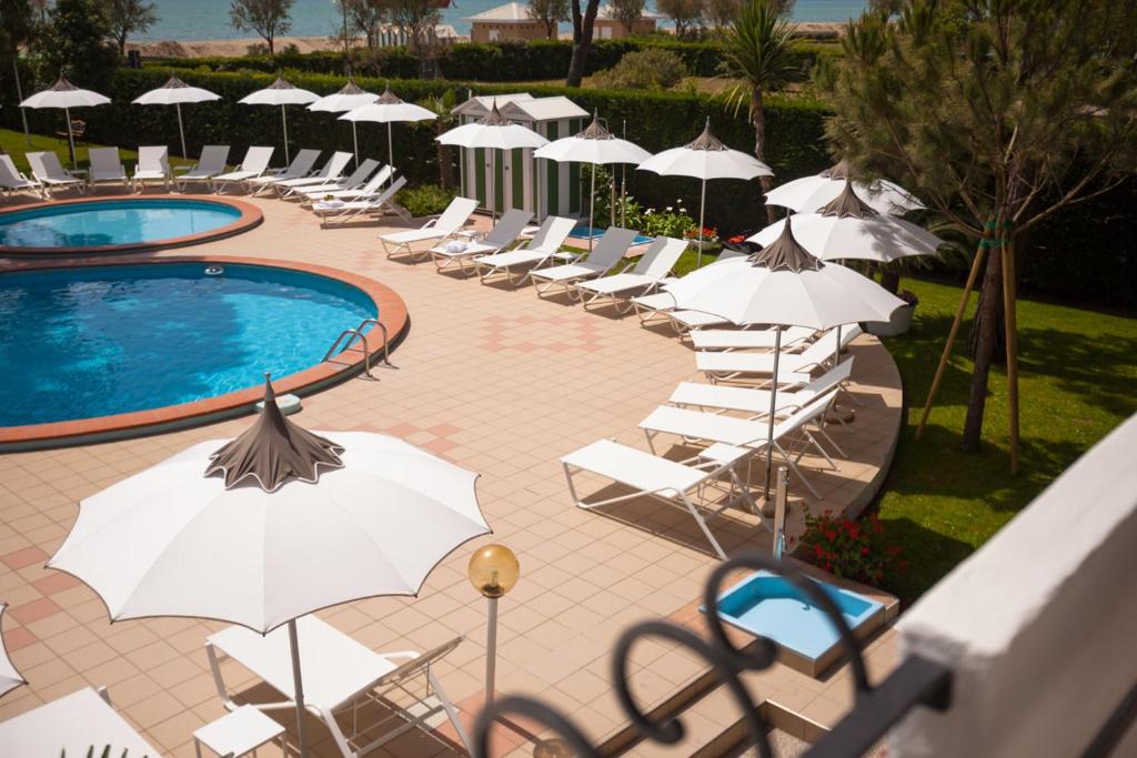 Bazén v ubytování Hotel Elite nebo v jeho okolí