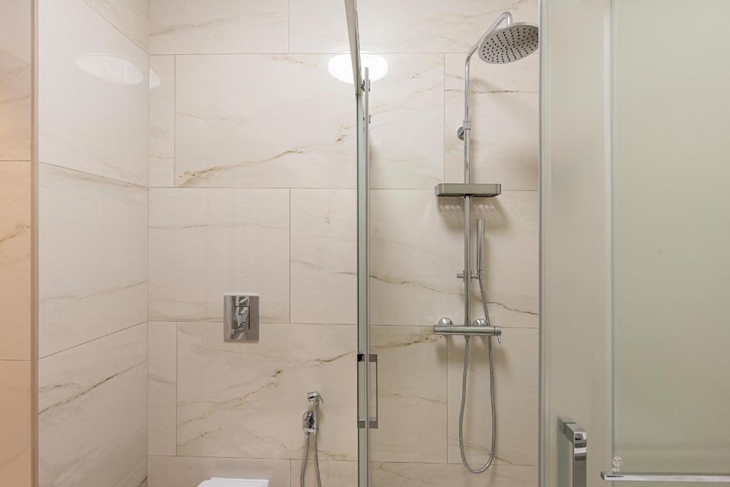 Koupelna v ubytování Emerald Suites