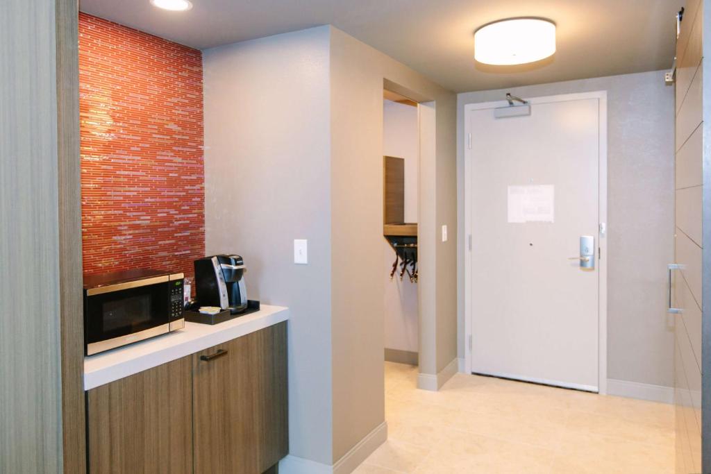 Hilton Garden Inn Winter Park, FL - Queen Room With Two Queen Beds - Mobility Access