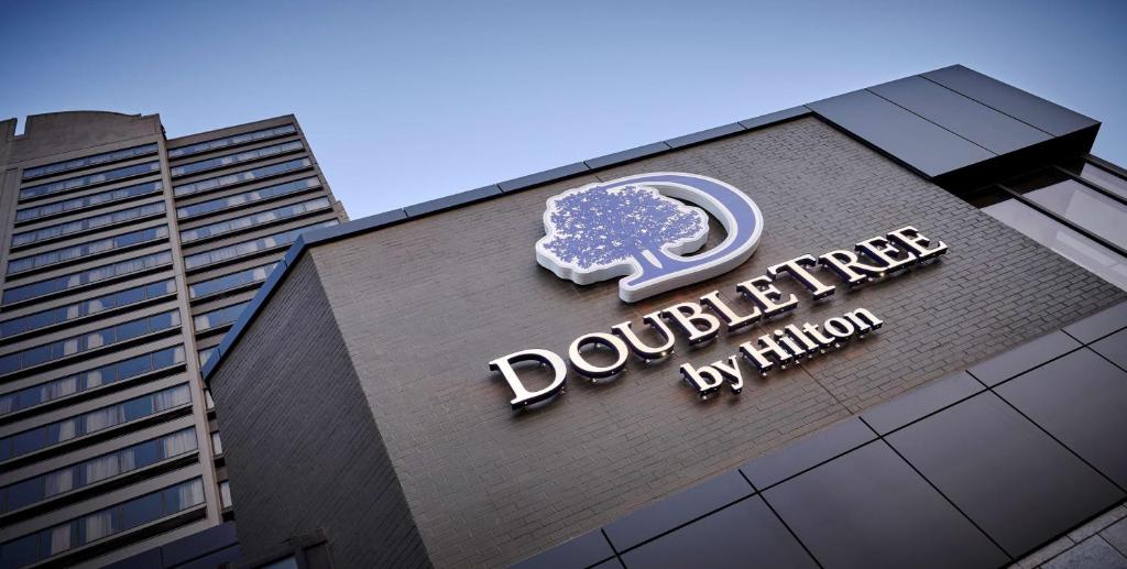 Certifikát, hodnocení, plakát nebo jiný dokument vystavený v ubytování DoubleTree by Hilton Windsor, ON