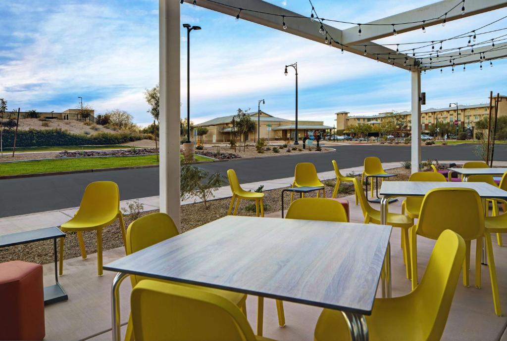 Restaurace v ubytování Home2 Suites By Hilton Yuma Pivot Point