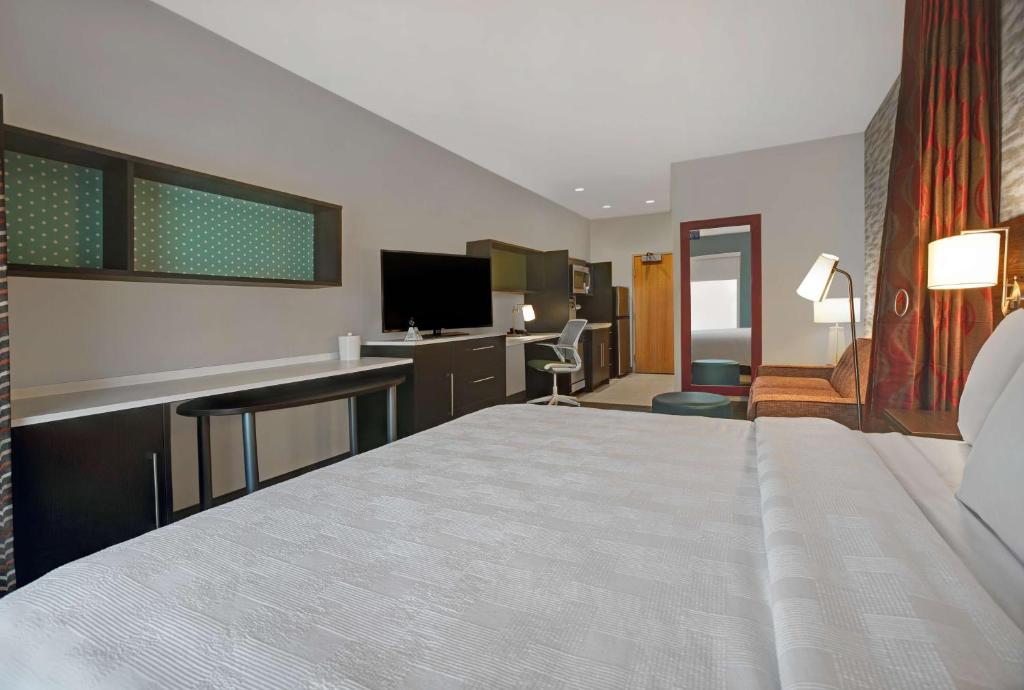 Postel nebo postele na pokoji v ubytování Home2 Suites By Hilton Yuma Pivot Point