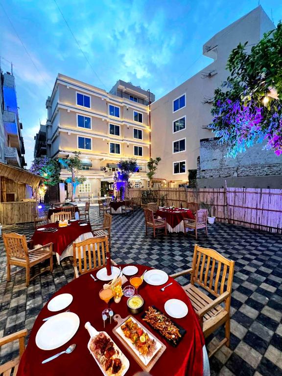 Airport Hotel The Grand Shoba Free Airport pickup or Drop در دهلی نو